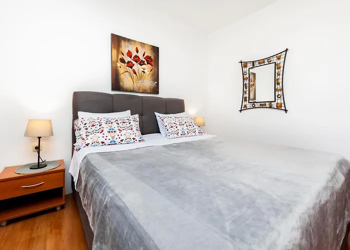 Apartments Mirela