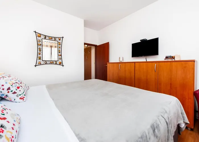 Apartments Mirela