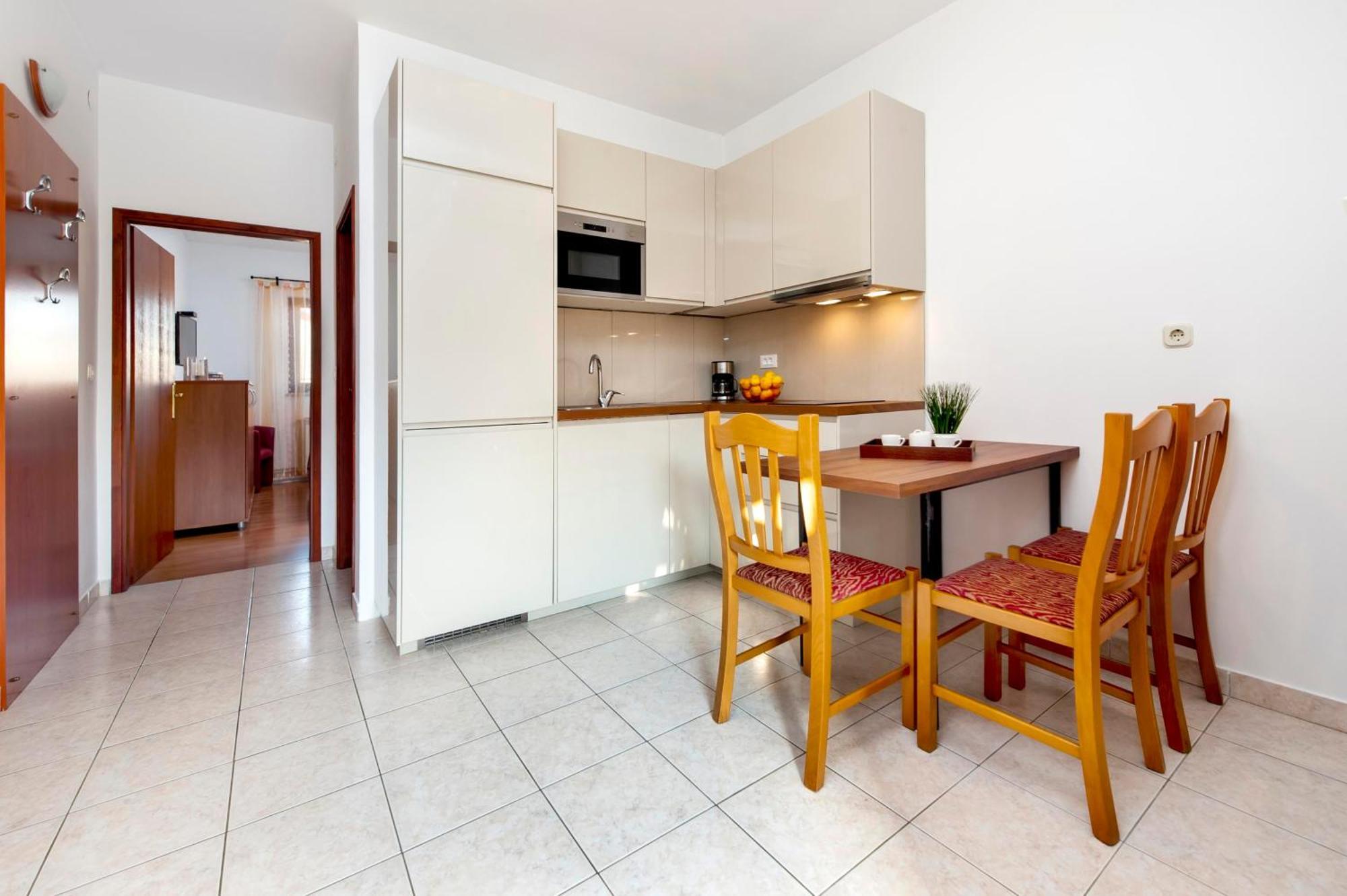 Mirela Apartment *